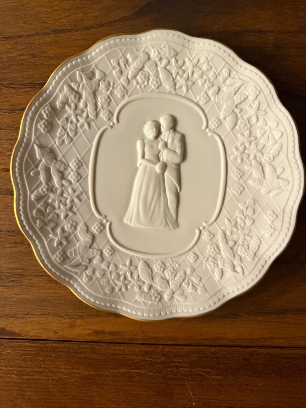 Lenox White Embossed Wedding Couple Decorative Plate with Gold Trim